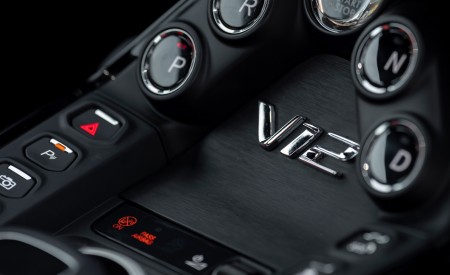 2023 Aston Martin V12 Vantage Interior Detail Wallpapers 450x275 (32)