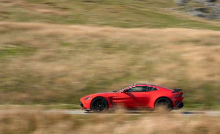 2023 Aston Martin V12 Vantage Side Wallpapers 450x275 (11)