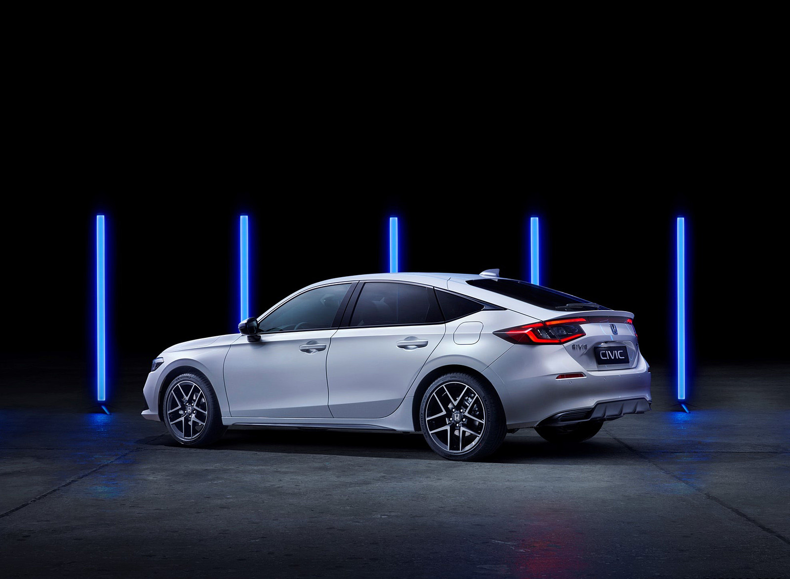 2023 Honda Civic e:HEV Rear Three-Quarter Wallpapers (4)