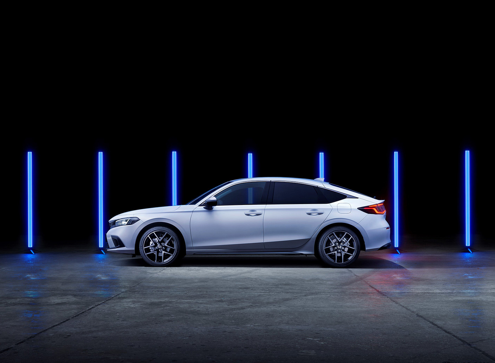 2023 Honda Civic e:HEV Side Wallpapers (3)