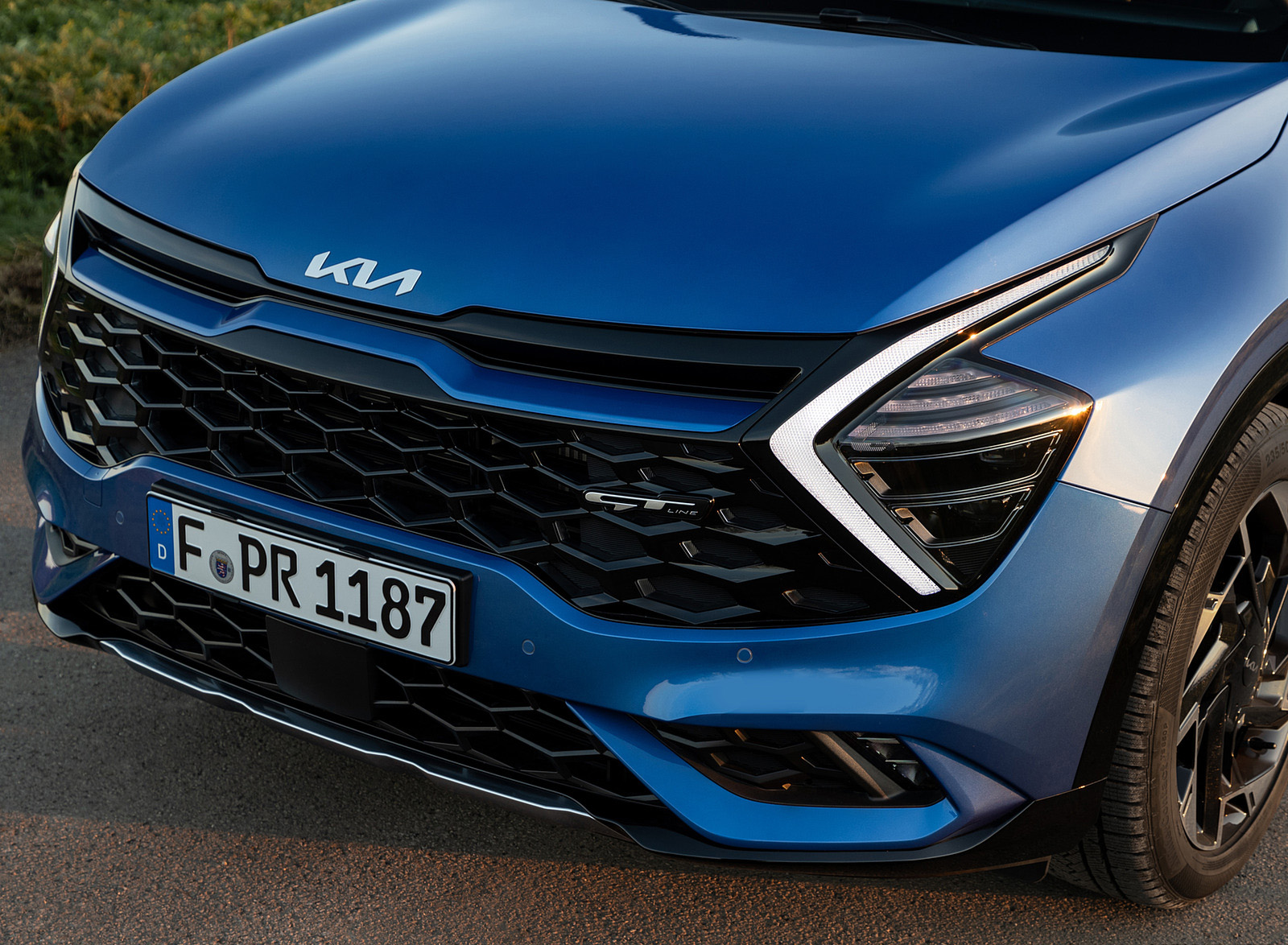 2023 Kia Sportage (Color: Blue Flame; Euro-Spec) Front Wallpapers #71 of 106