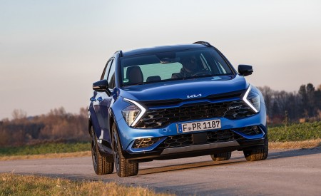 2023 Kia Sportage (Color: Blue Flame; Euro-Spec) Front Wallpapers 450x275 (66)