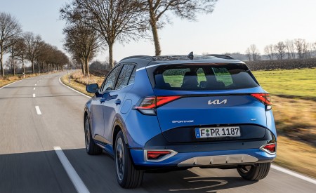 2023 Kia Sportage (Color: Blue Flame; Euro-Spec) Rear Wallpapers  450x275 (68)