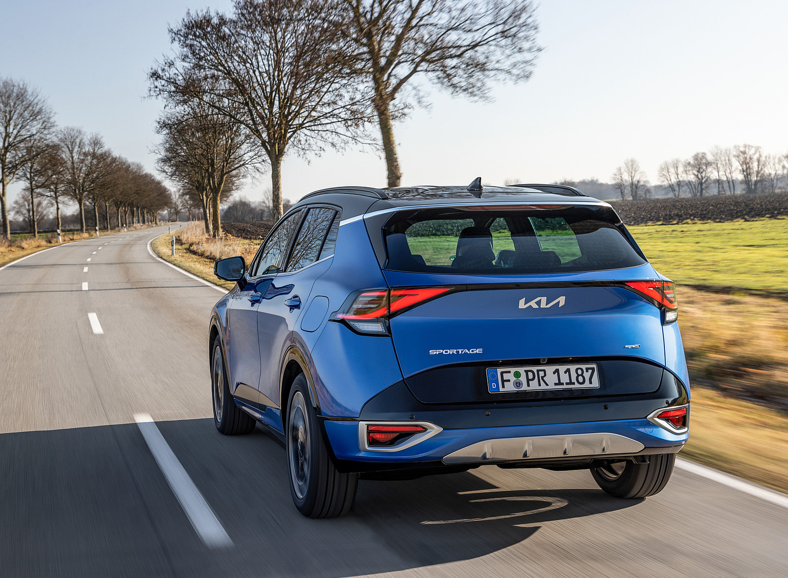 2023 Kia Sportage (Color: Blue Flame; Euro-Spec) Rear Wallpapers  #68 of 106