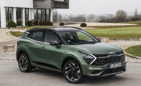 2023 Kia Sportage (Color: Experience Green; Euro-Spec) Front Three-Quarter Wallpapers 450x275 (48)