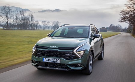 2023 Kia Sportage (Color: Experience Green; Euro-Spec) Front Wallpapers 450x275 (39)