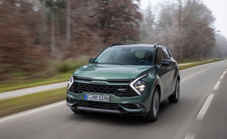 2023 Kia Sportage (Color: Experience Green; Euro-Spec) Front Wallpapers 450x275 (40)