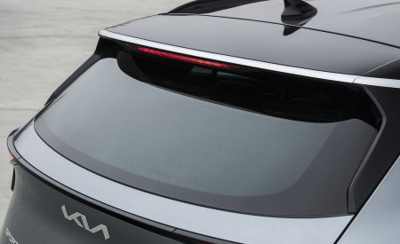 2023 Kia Sportage (Color: Lunar Silver; Euro-Spec) Spoiler Wallpapers 450x275 (15)