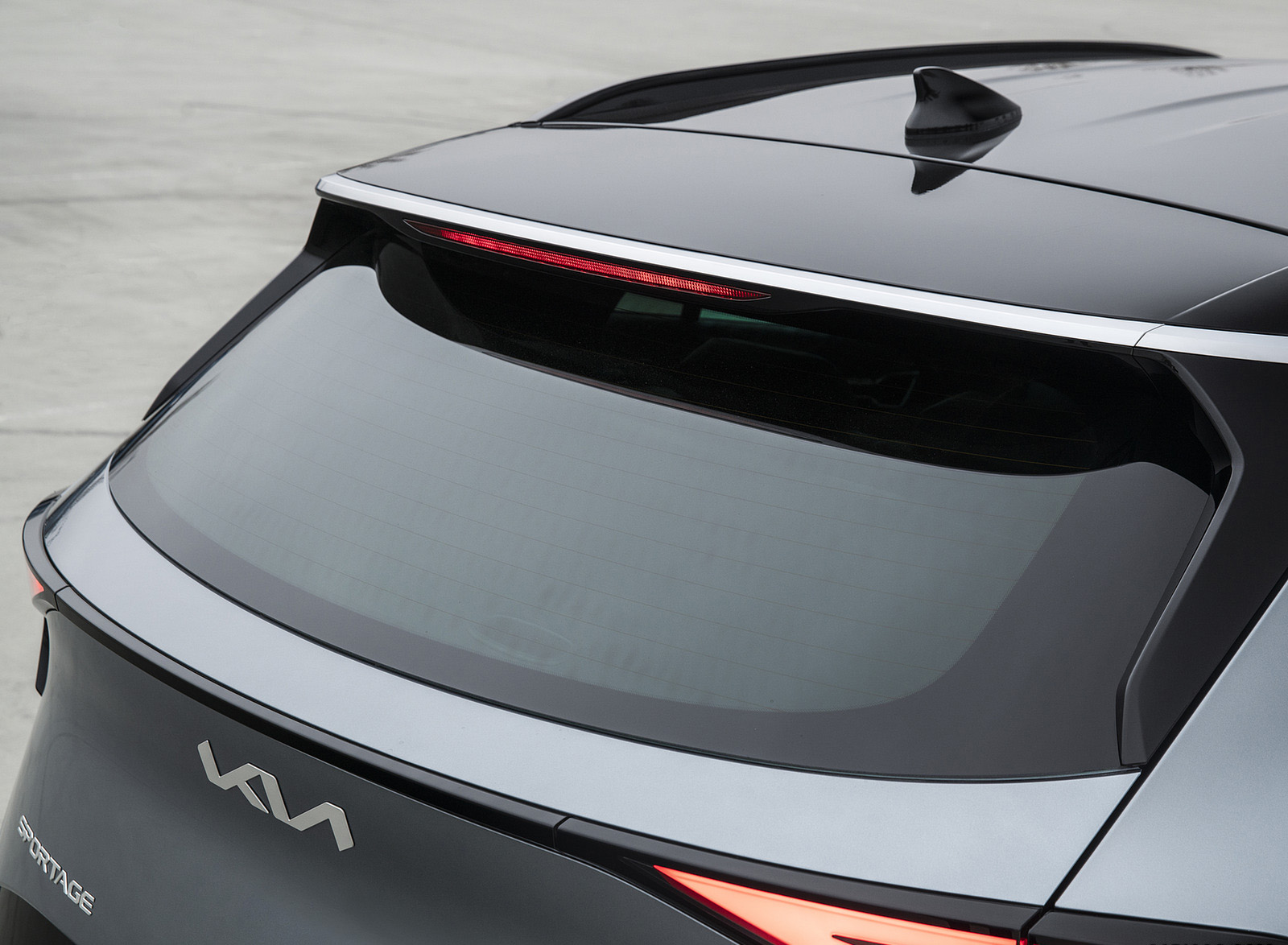 2023 Kia Sportage (Color: Lunar Silver; Euro-Spec) Spoiler Wallpapers (15)