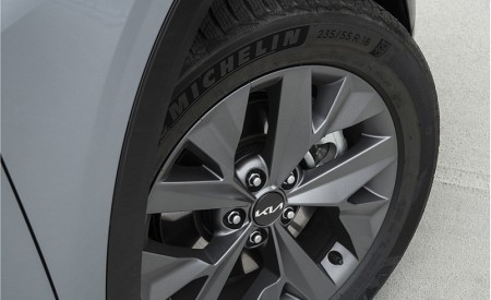 2023 Kia Sportage (Color: Lunar Silver; Euro-Spec) Wheel Wallpapers 450x275 (17)