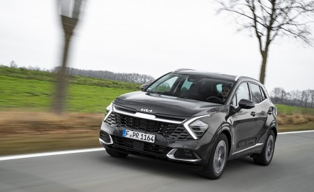 2023 Kia Sportage (Color: Penta Metal; Euro-Spec) Front Wallpapers 450x275 (22)