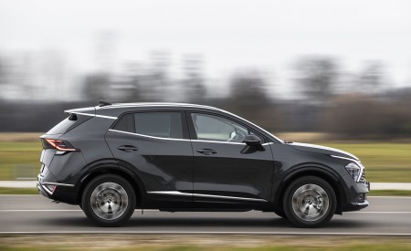 2023 Kia Sportage (Color: Penta Metal; Euro-Spec) Side Wallpapers 450x275 (21)