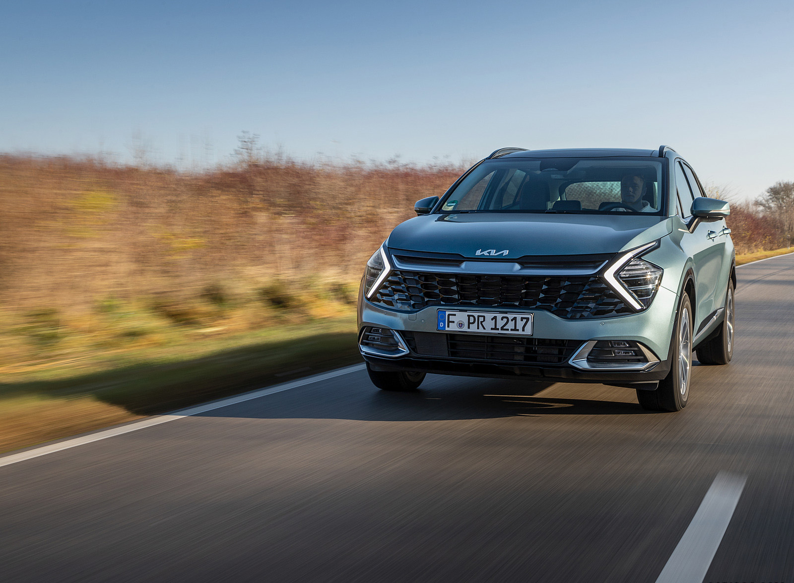 2023 Kia Sportage (Color: Yuka Steel Grey; Euro-Spec) Front Wallpapers #78 of 106