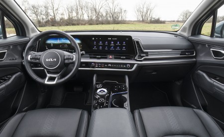 2023 Kia Sportage Diesel MHEV Base-Line (Euro-Spec) Interior Cockpit Wallpapers 450x275 (100)