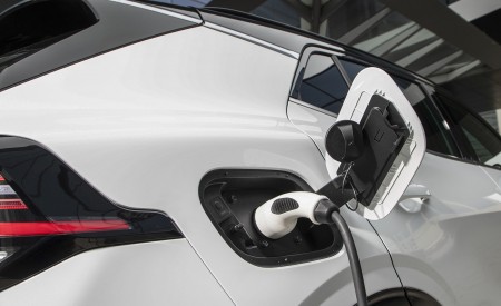 2023 Kia Sportage PHEV (Euro-Spec) Charging Connector Wallpapers 450x275 (15)