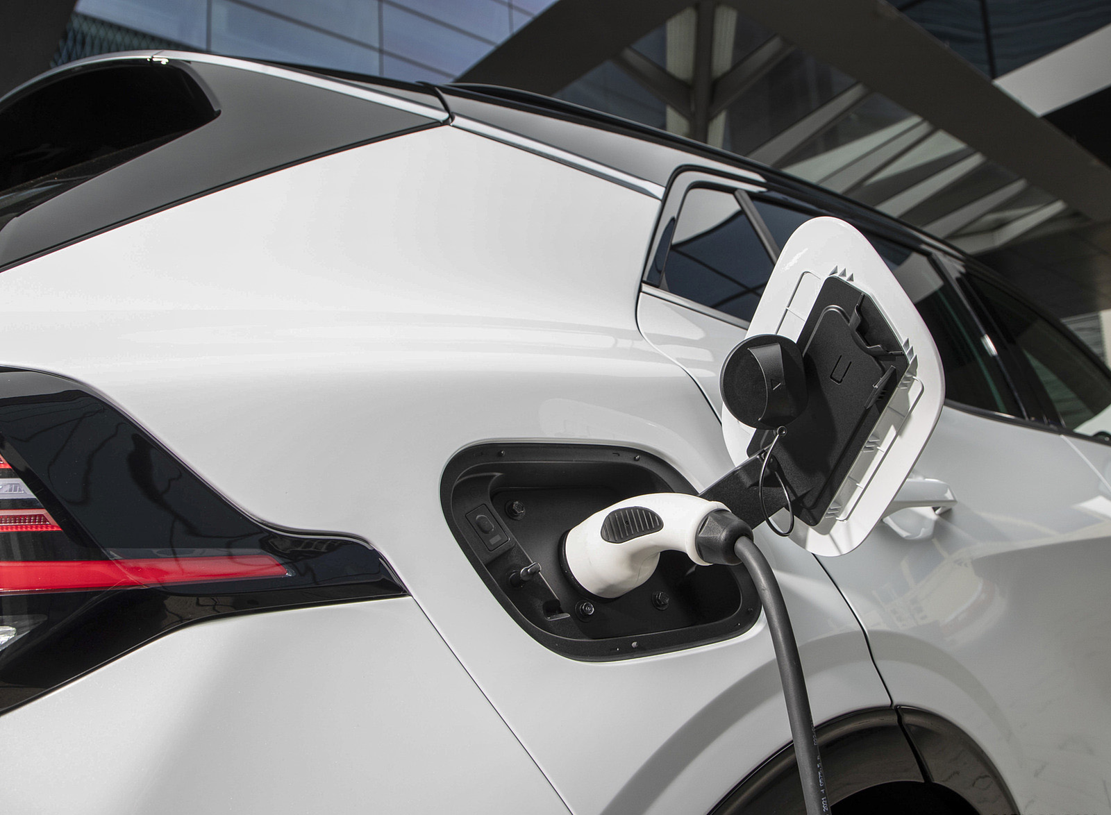 2023 Kia Sportage PHEV (Euro-Spec) Charging Connector Wallpapers (15)