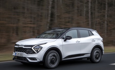 2023 Kia Sportage PHEV (Euro-Spec) Front Three-Quarter Wallpapers 450x275 (3)