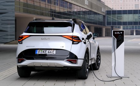2023 Kia Sportage PHEV (Euro-Spec) Rear Wallpapers 450x275 (10)