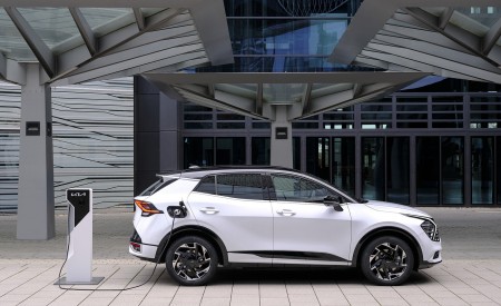2023 Kia Sportage PHEV (Euro-Spec) Side Wallpapers  450x275 (11)
