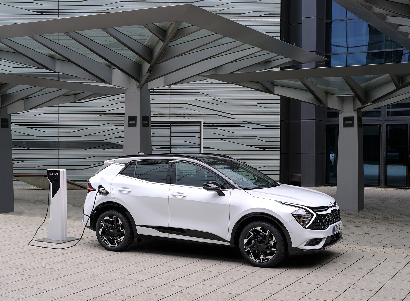 2023 Kia Sportage PHEV (Euro-Spec) Side Wallpapers  (13)