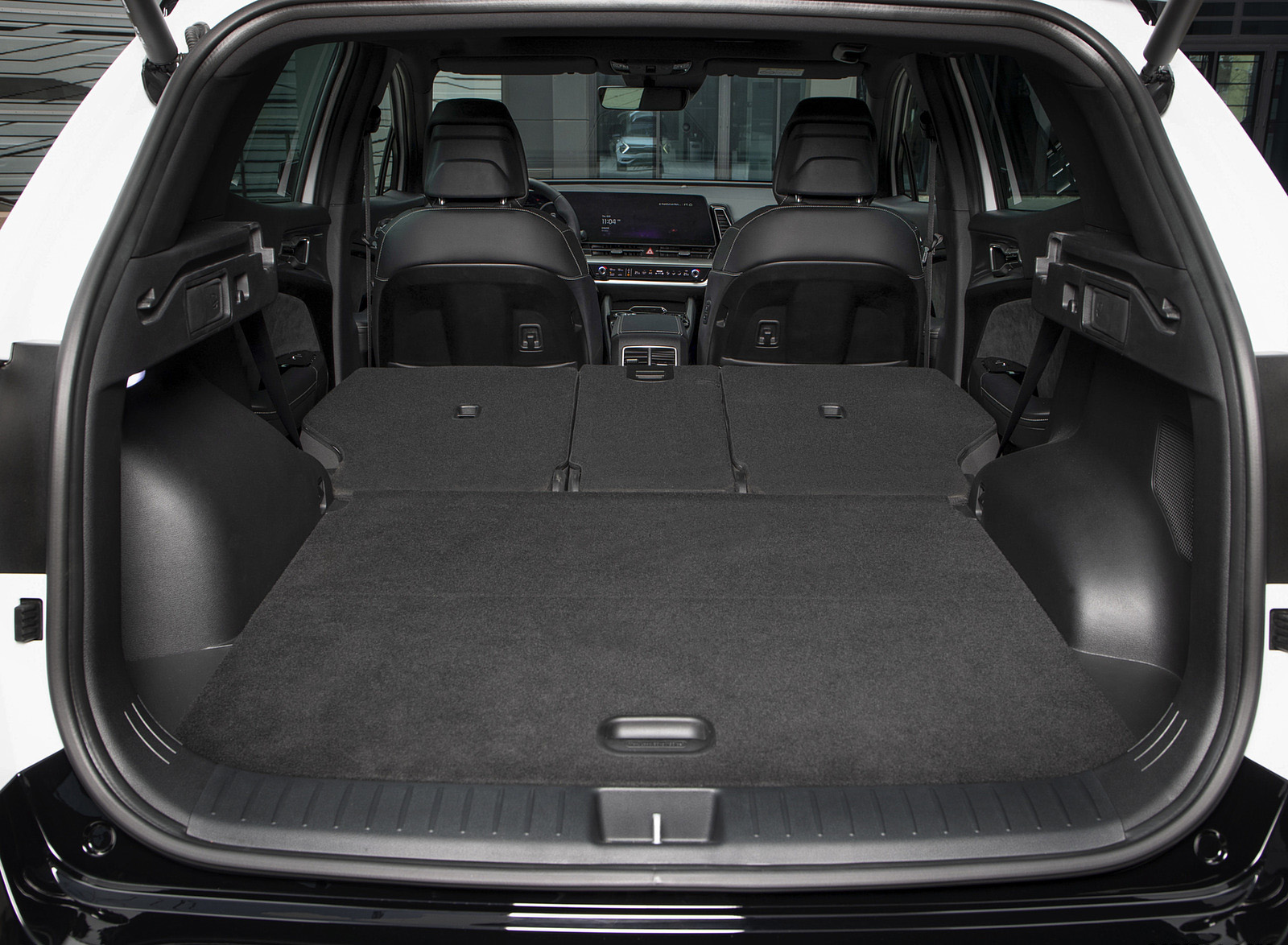 2023 Kia Sportage PHEV (Euro-Spec) Trunk Wallpapers #28 of 29