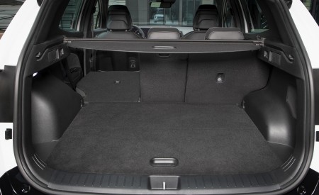 2023 Kia Sportage PHEV (Euro-Spec) Trunk Wallpapers 450x275 (29)