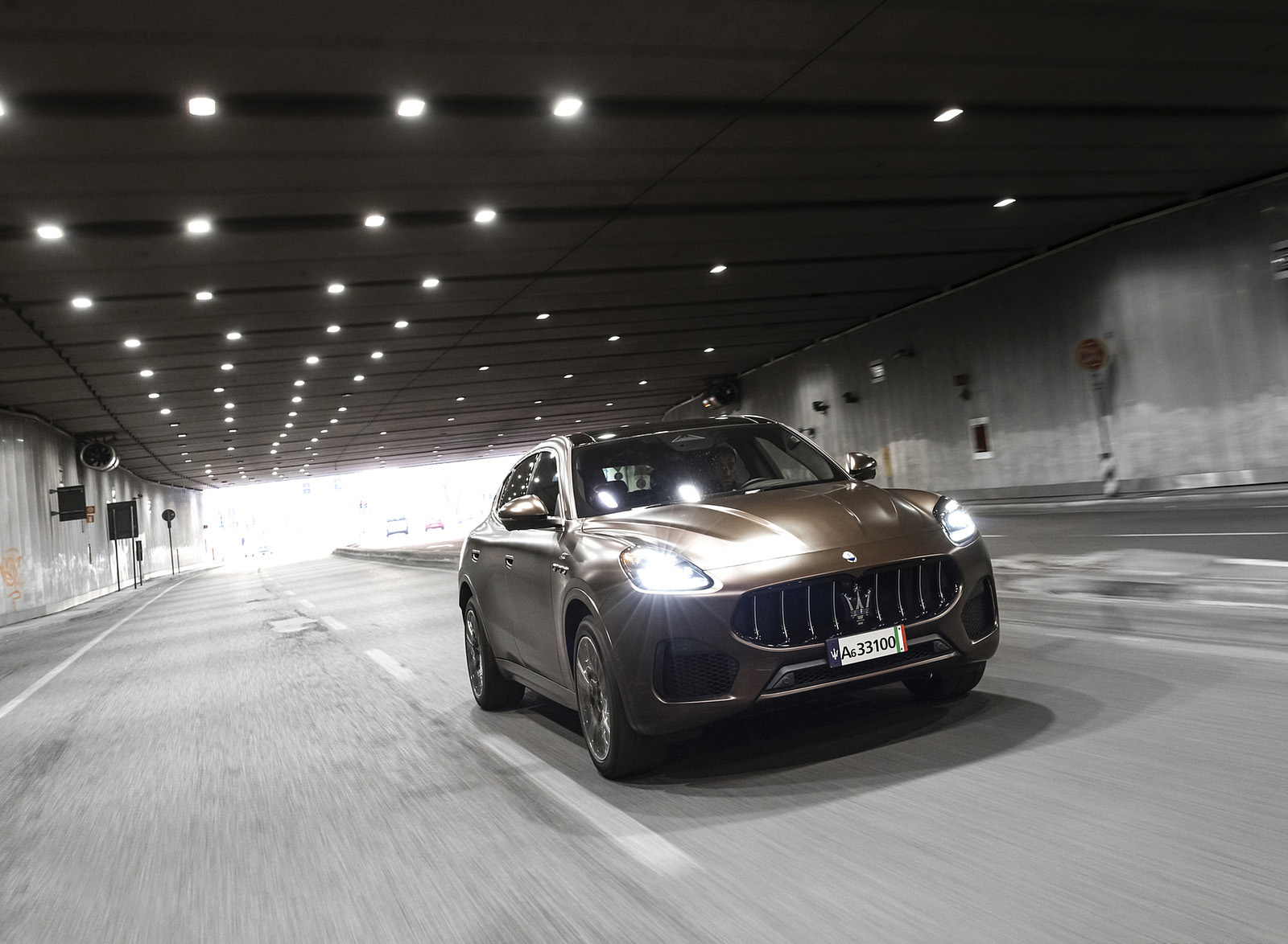 2023 Maserati Grecale GT (Color: Bronzo Opaco) Front Three-Quarter Wallpapers (12)