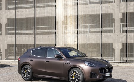2023 Maserati Grecale GT (Color: Bronzo Opaco) Front Three-Quarter Wallpapers 450x275 (17)
