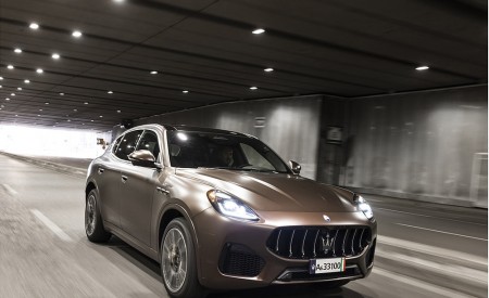 2023 Maserati Grecale GT (Color: Bronzo Opaco) Front Three-Quarter Wallpapers 450x275 (13)