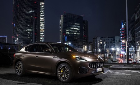 2023 Maserati Grecale GT (Color: Bronzo Opaco) Front Three-Quarter Wallpapers 450x275 (28)