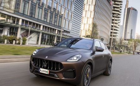 2023 Maserati Grecale GT (Color: Bronzo Opaco) Front Three-Quarter Wallpapers 450x275 (7)