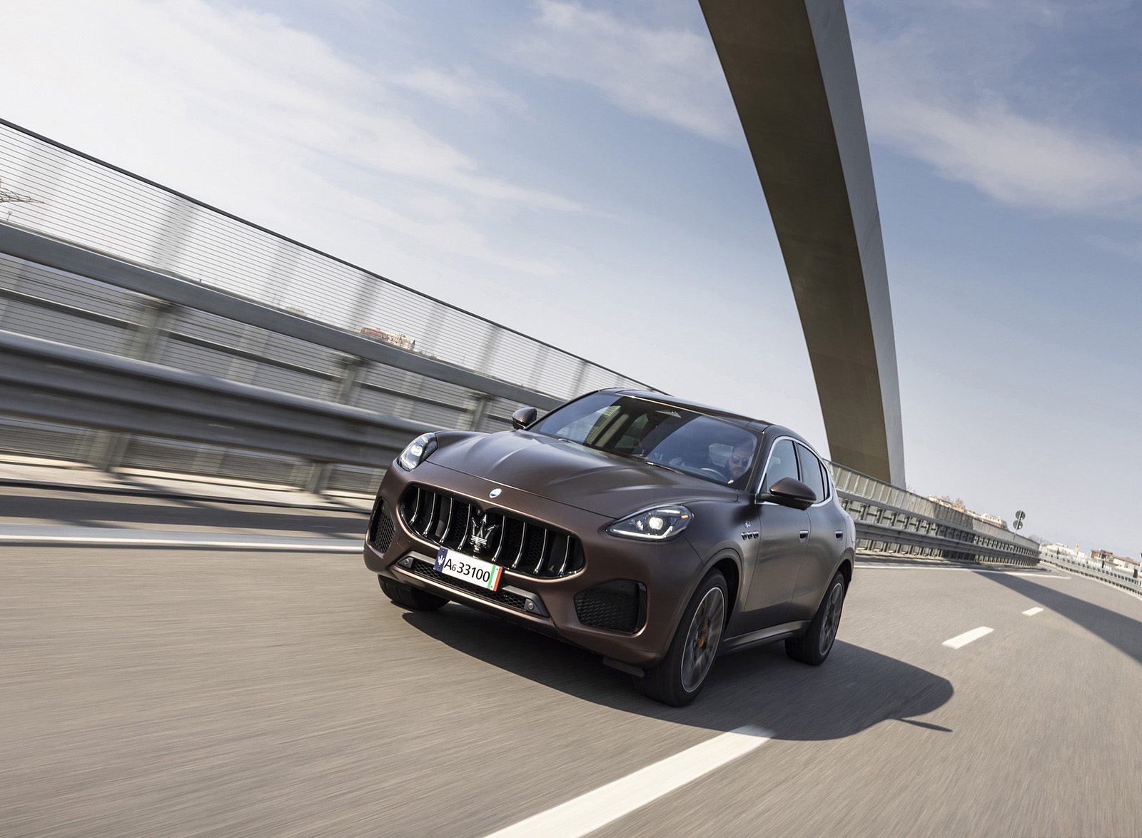 2023 Maserati Grecale GT (Color: Bronzo Opaco) Front Wallpapers (4)