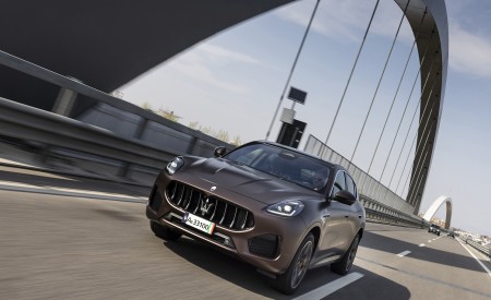 2023 Maserati Grecale GT (Color: Bronzo Opaco) Front Wallpapers 450x275 (5)