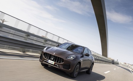 2023 Maserati Grecale GT (Color: Bronzo Opaco) Front Wallpapers 450x275 (6)