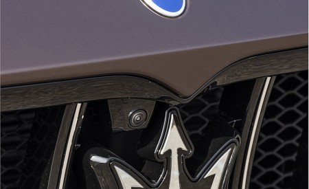 2023 Maserati Grecale GT (Color: Bronzo Opaco) Grille Wallpapers 450x275 (34)