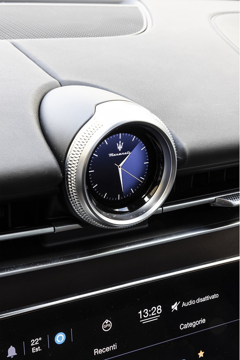 2023 Maserati Grecale GT (Color: Bronzo Opaco) Interior Detail Wallpapers #45 of 58