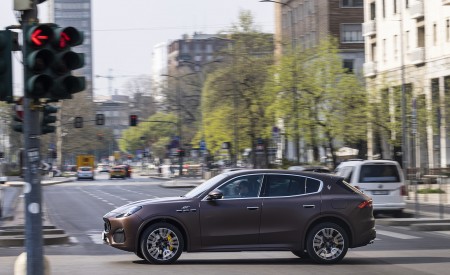 2023 Maserati Grecale GT (Color: Bronzo Opaco) Side Wallpapers 450x275 (11)