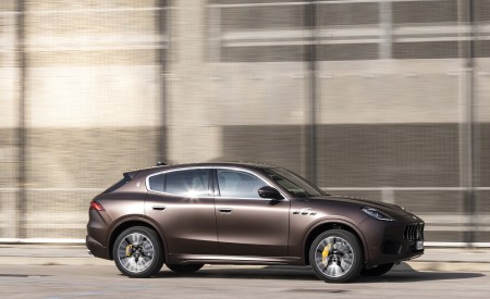 2023 Maserati Grecale GT (Color: Bronzo Opaco) Side Wallpapers 450x275 (15)