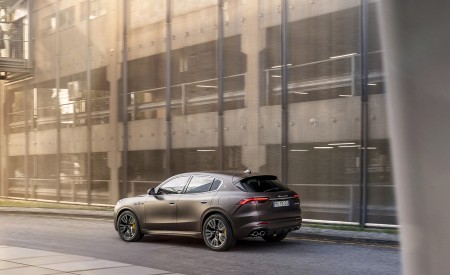 2023 Maserati Grecale GT Rear Three-Quarter Wallpapers 450x275 (50)