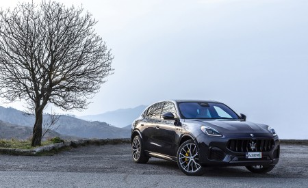 2023 Maserati Grecale Modena (Color: Blu Nobile) Front Three-Quarter Wallpapers 450x275 (12)