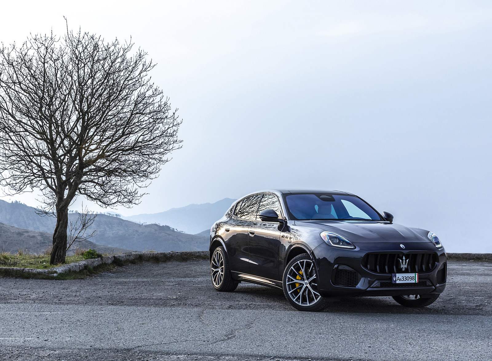 2023 Maserati Grecale Modena (Color: Blu Nobile) Front Three-Quarter Wallpapers (12)