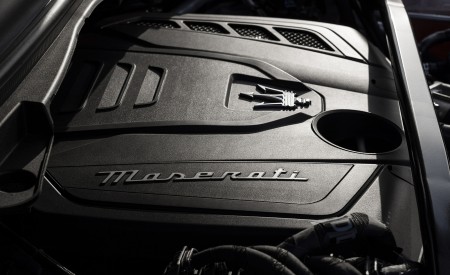 2023 Maserati Grecale Modena (Color: Grigio Cangiante) Engine Wallpapers 450x275 (75)