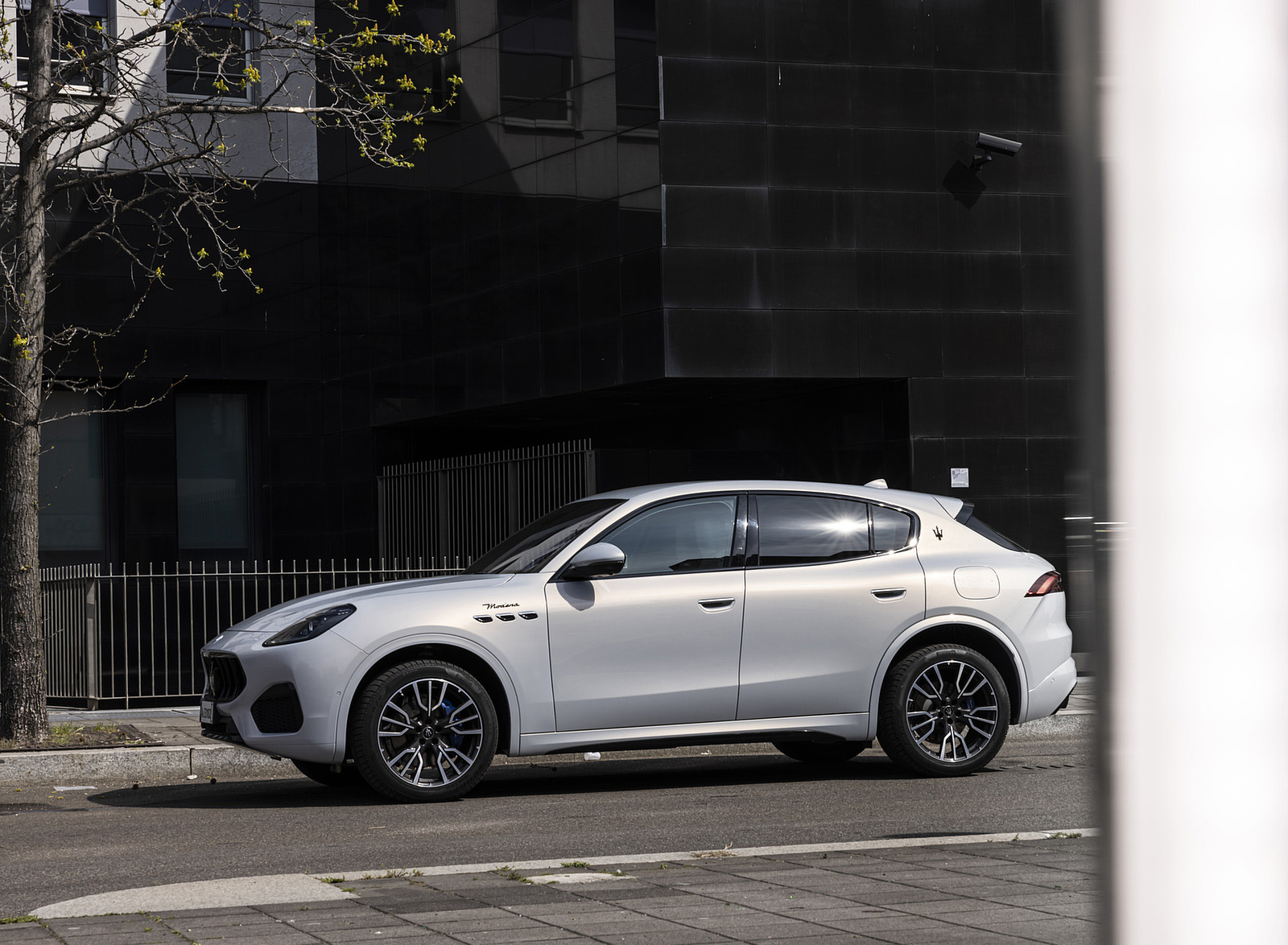 2023 Maserati Grecale Modena (Color: Grigio Cangiante) Side Wallpapers #50 of 106