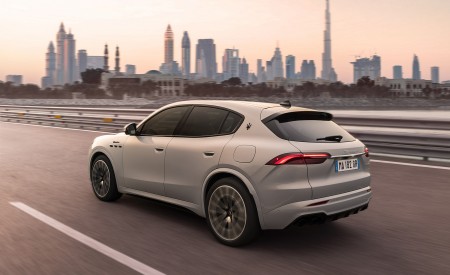 2023 Maserati Grecale Modena Rear Three-Quarter Wallpapers 450x275 (97)