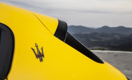 2023 Maserati Grecale Trofeo (Color: Giallo Corse) Badge Wallpapers 450x275 (45)