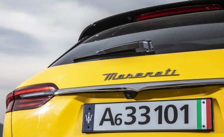 2023 Maserati Grecale Trofeo (Color: Giallo Corse) Detail Wallpapers 450x275 (46)