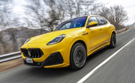 2023 Maserati Grecale Trofeo (Color: Giallo Corse) Front Three-Quarter Wallpapers 450x275 (14)
