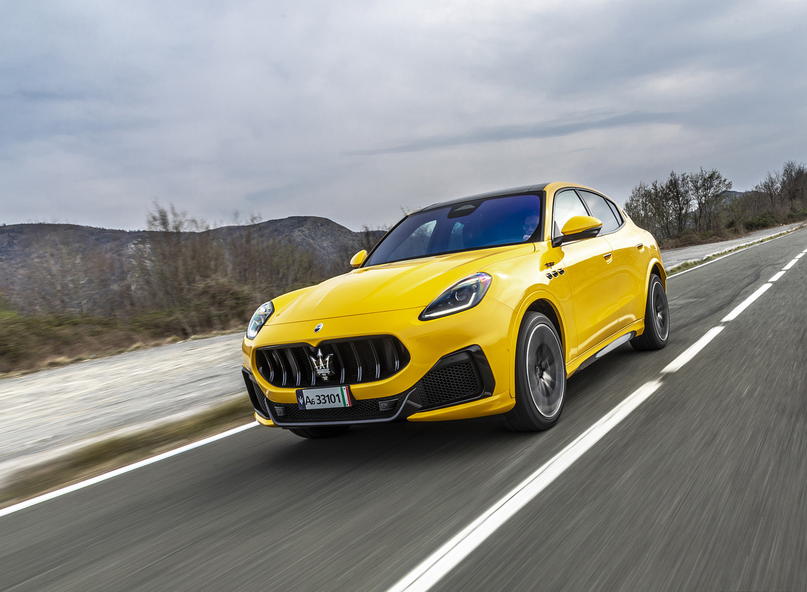 2023 Maserati Grecale Trofeo (Color: Giallo Corse) Front Three-Quarter Wallpapers (15)
