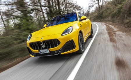 2023 Maserati Grecale Trofeo (Color: Giallo Corse) Front Wallpapers 450x275 (4)
