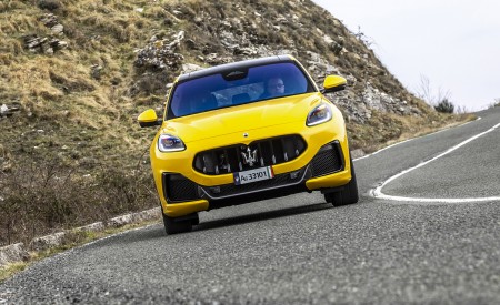 2023 Maserati Grecale Trofeo (Color: Giallo Corse) Front Wallpapers 450x275 (20)